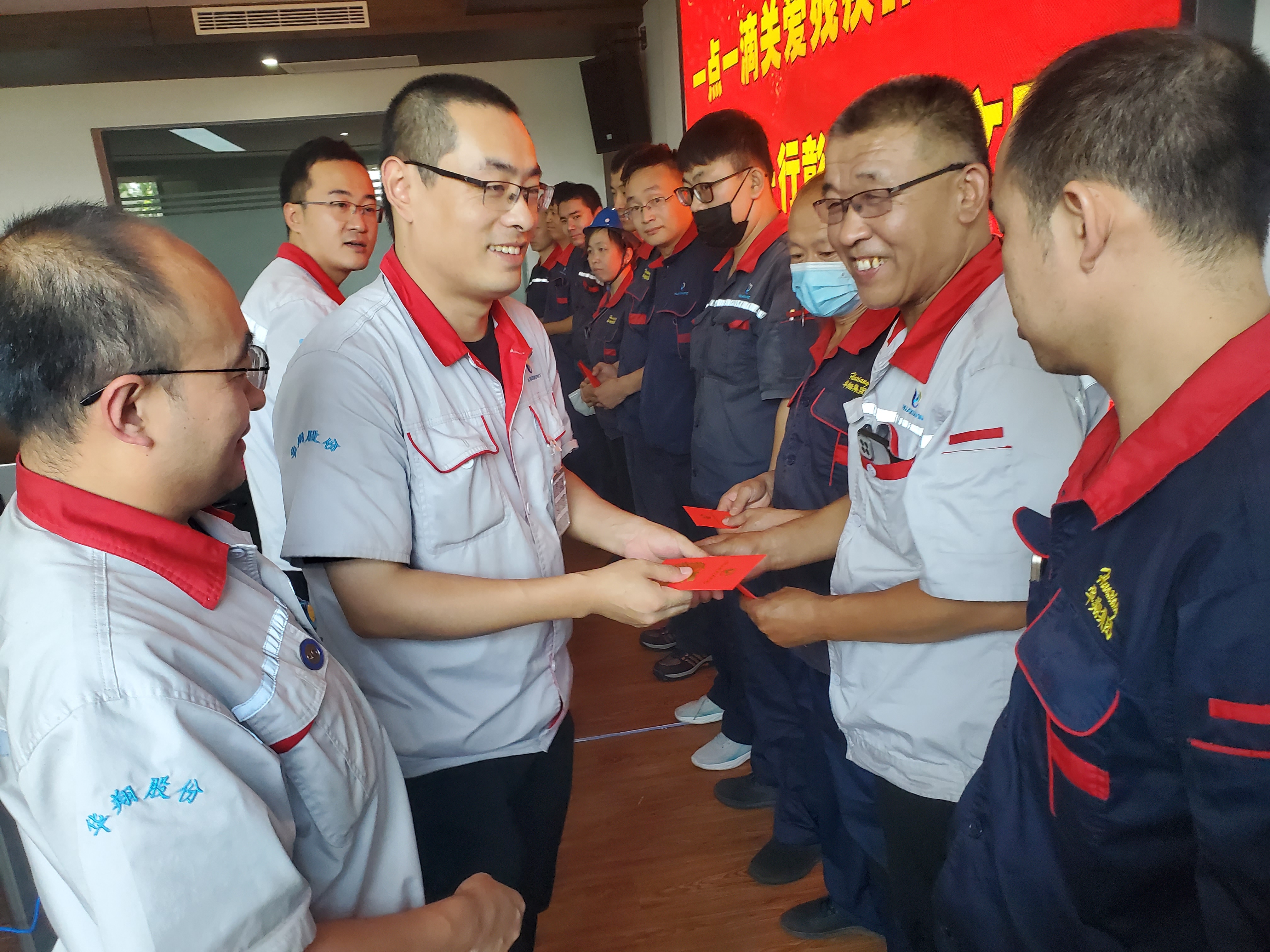 “扶殘助殘有你有我”，華翔很暖心！
